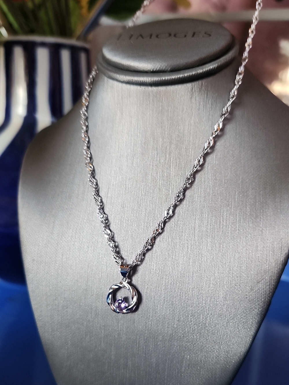 Fashion- Silver Amethyst Pendant Necklace - Elegant Women's Jewelry